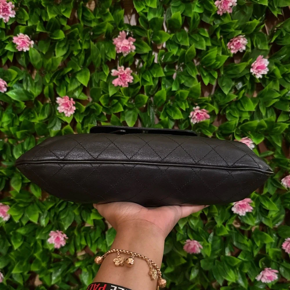 Chanel CC Black Leather fold over Hampton tote clutch hand bag - Picture 11 of 17